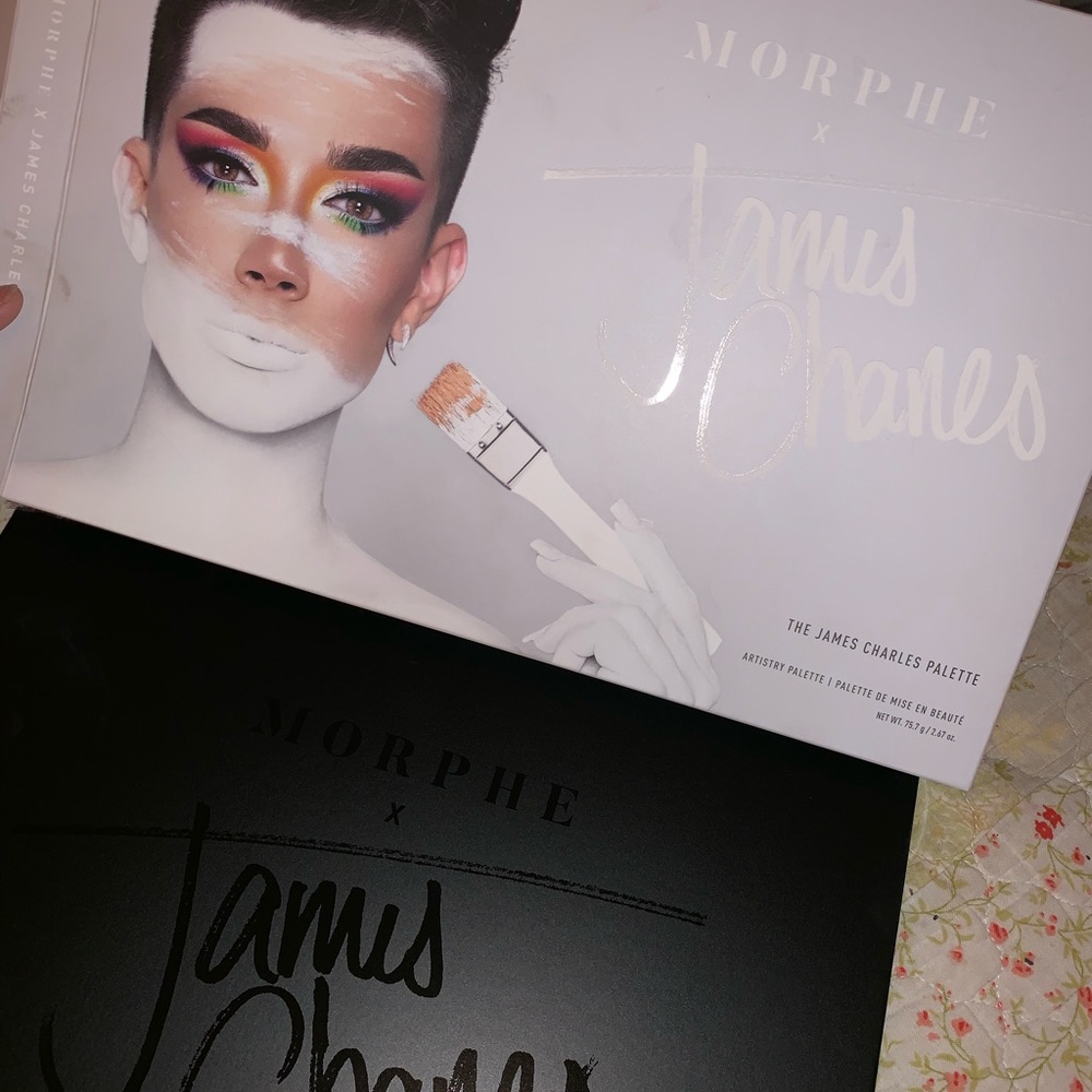 James Charles eyeshadow pallete